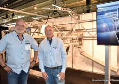 Tom Zwanenburg en Joost van der Waay bij de Glass Repair Cart van Van der Waay.